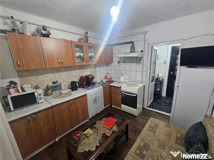Garsonieră decomandată în Central