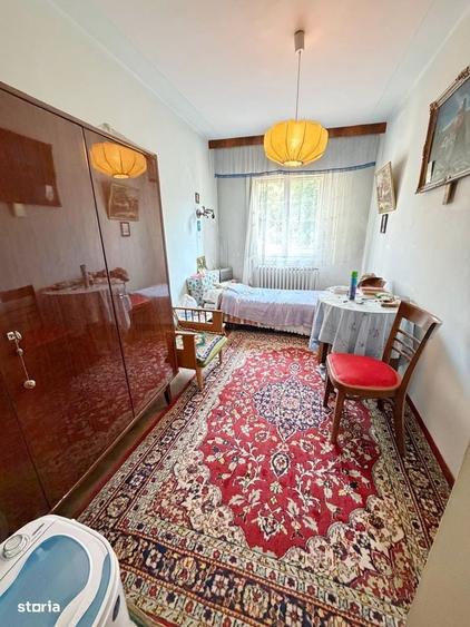 Apartament cu 4 camere în Podu Roș