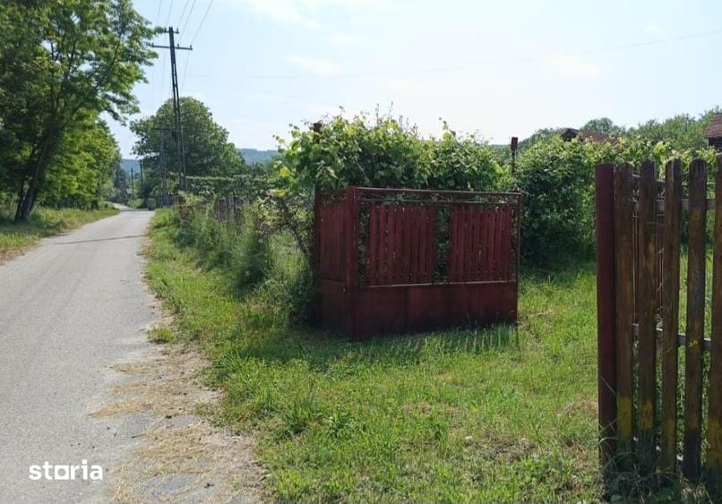Casă cu 2 camere cu Teren 1000 Mp în Drăghici