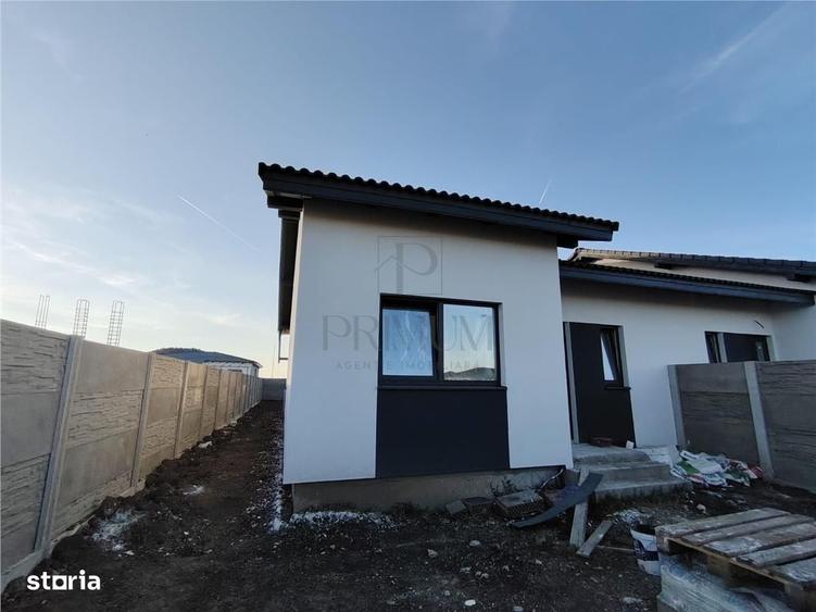 Casă cu 3 camere decomandat în Moșnița Nouă