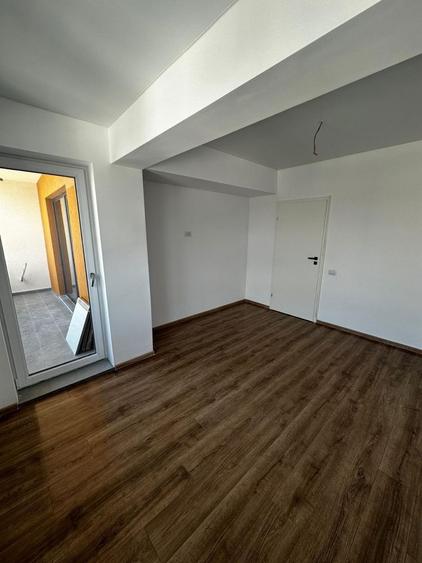Apartament cu 2 camere semidecomandat în Metalurgiei