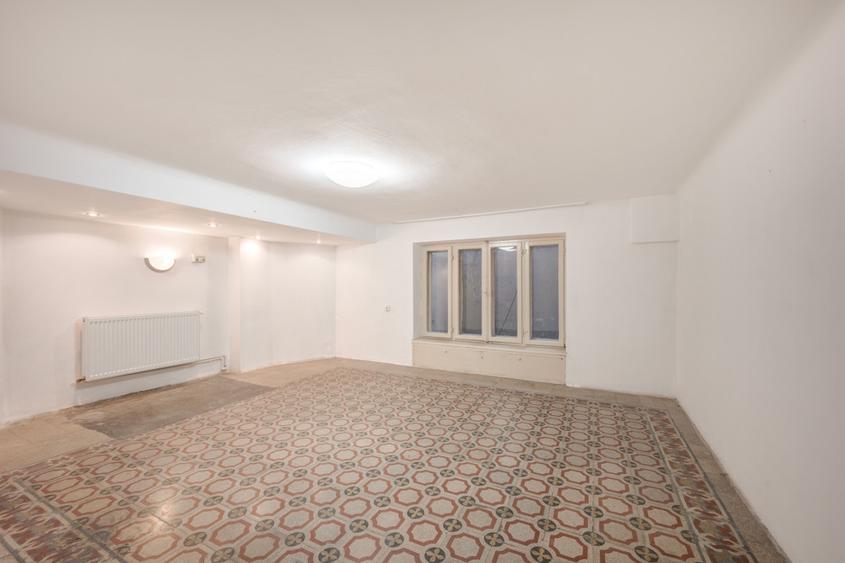 Apartament cu 3 camere decomandat în Calea Victoriei