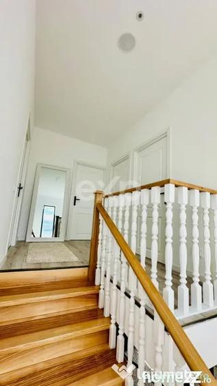 Casă cu 4 camere cu Teren 550 Mp în Săcueni