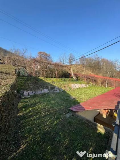 Casă cu 8 camere cu Teren 380 Mp în Griviței