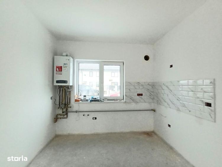 Casă cu 3 camere cu Teren 300 Mp în Dumbrăvița