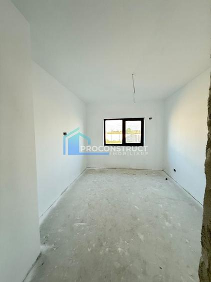 Duplex cu 4 camere cu Canalizare în Moșnița Nouă