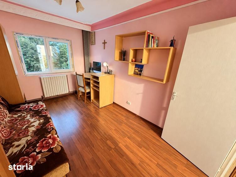 Apartament cu 4 camere decomandat în Ciurea