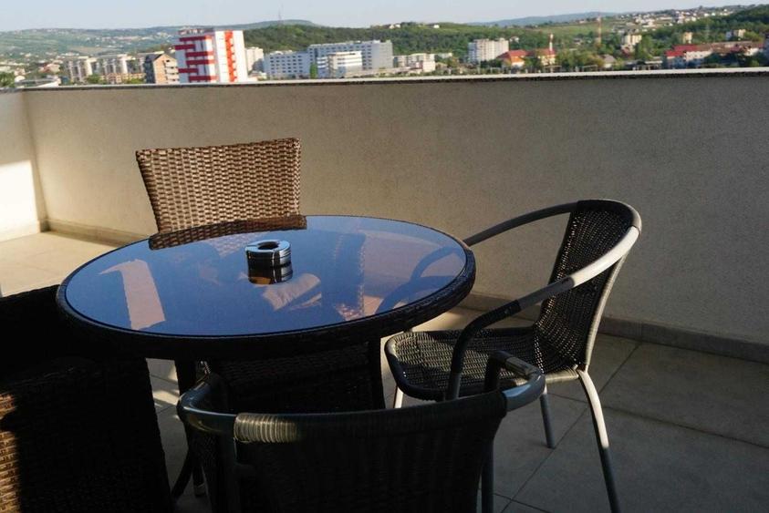 Apartament cu 2 camere decomandat în Aroneanu