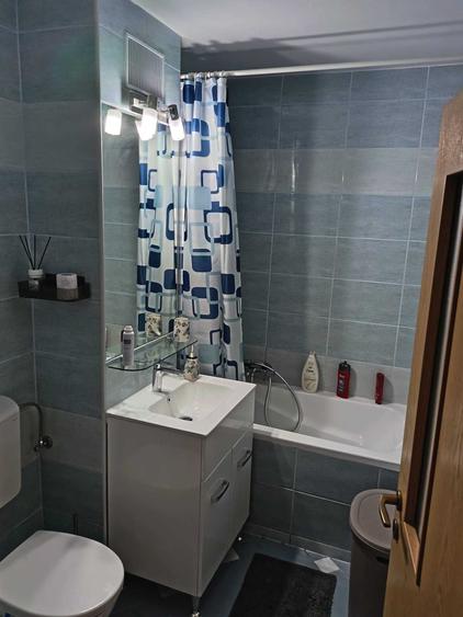 Apartament cu 4 camere decomandat în Zorilor