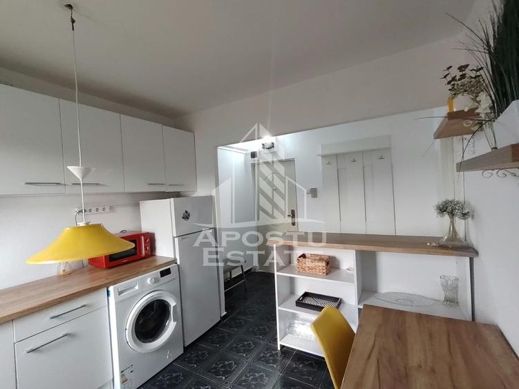 Apartament cu 2 camere nedecomandat în Take Ionescu