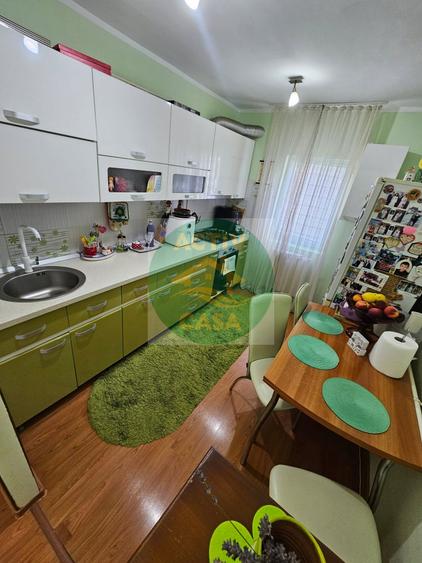 Apartament cu 2 camere semidecomandat în Est