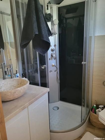 Casă cu 4 camere cu Teren 700 Mp în Central
