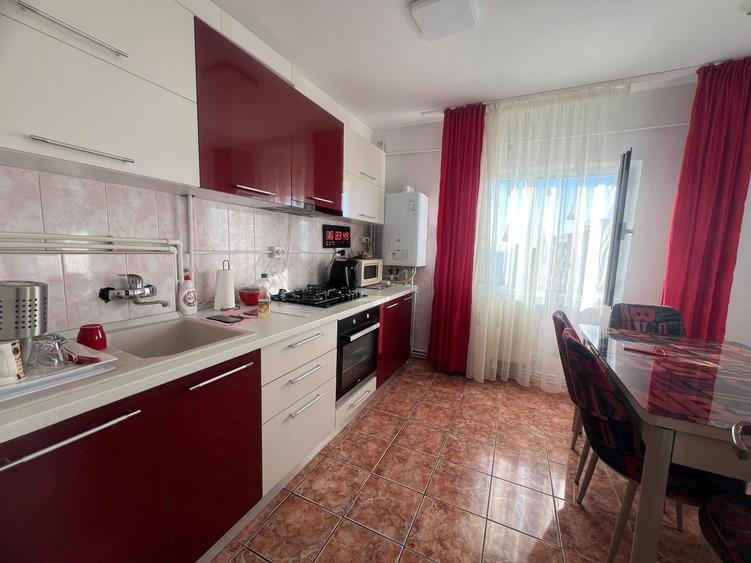 Apartament cu 2 camere decomandat în Micro 21