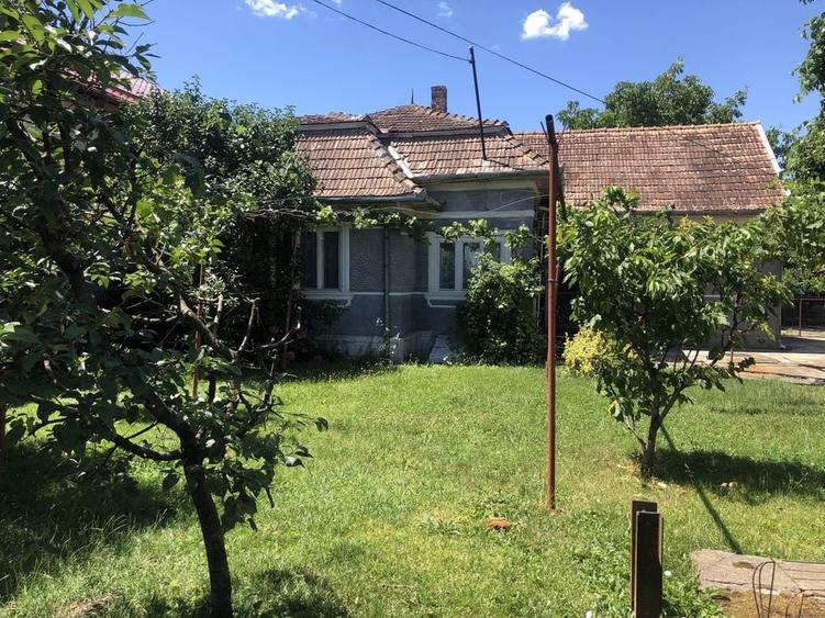 Casă cu 2 camere în Central
