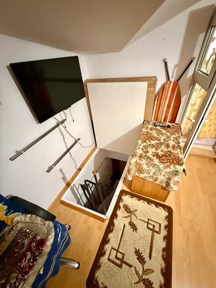 Apartament cu 3 camere semidecomandat, mobilat în Micro 19