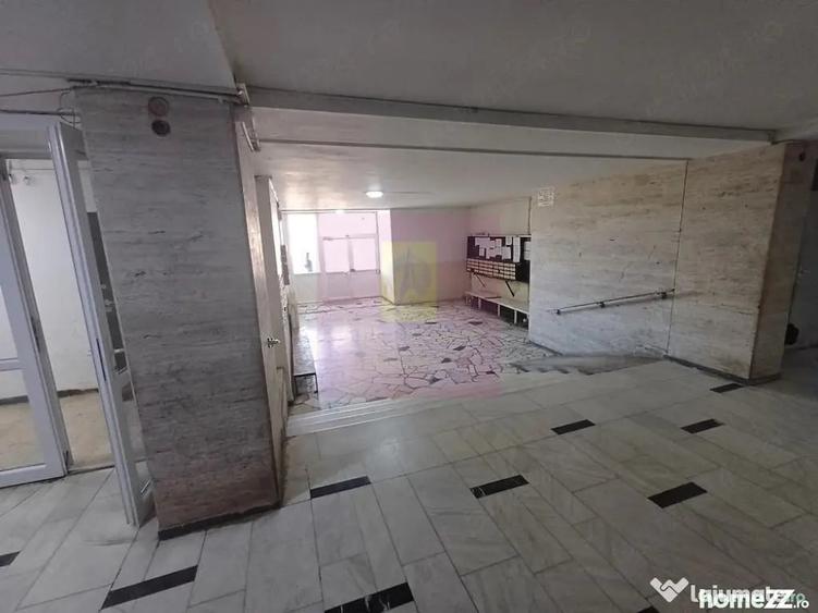 Garsonieră semidecomandată în Apărătorii Patriei