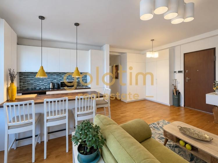 Apartament cu 3 camere semidecomandat, mobilat în Băneasa