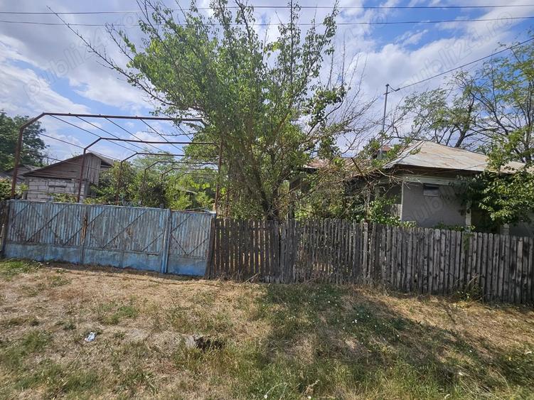 Gospodarie cu 2 case Comuna Trivale Mosteni, sat , la 30 km de Alexandria, jude?ul Teleorman 20 000 - 5