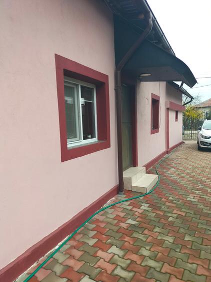 Casă de vânzare în Micești - Purcăreni, la doar 3 km de orașul Mioveni - 1