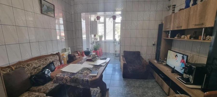 Vand apartament 4 cam. ,Topoloveni, etaj 1, ultracentral, langa Profi - 12
