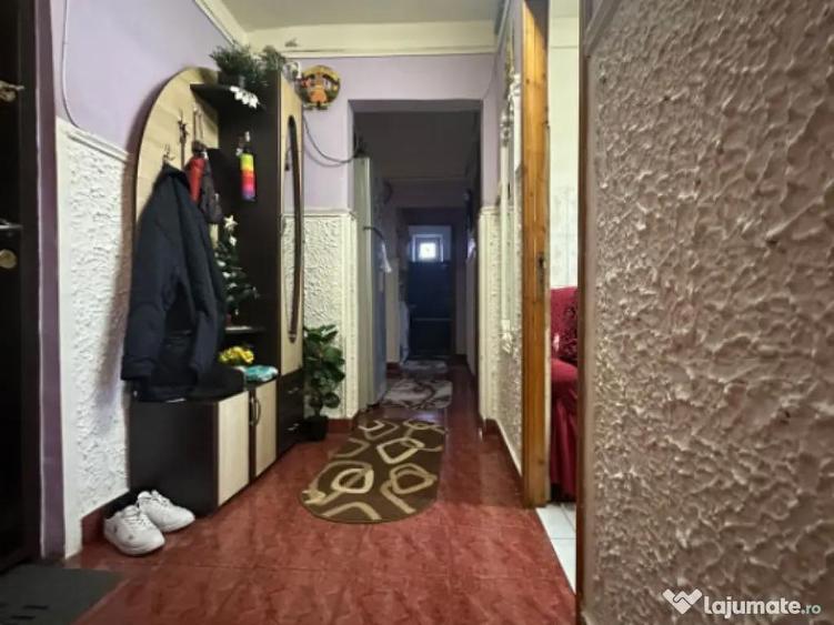 Apartament 4 camere decomandat, C. Calarasilor-Viziru 3. - 8