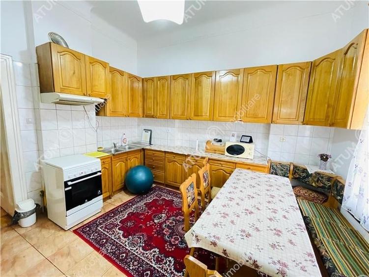 Casa individuala 4 camere decomandate 1000 mp teren zona Blv Victoriei - 22