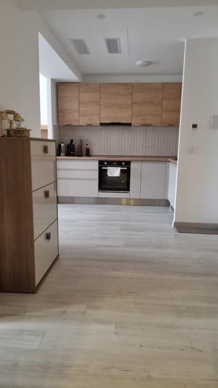 Apartament cu 2 camere semidecomandat, mobilat în Dristor