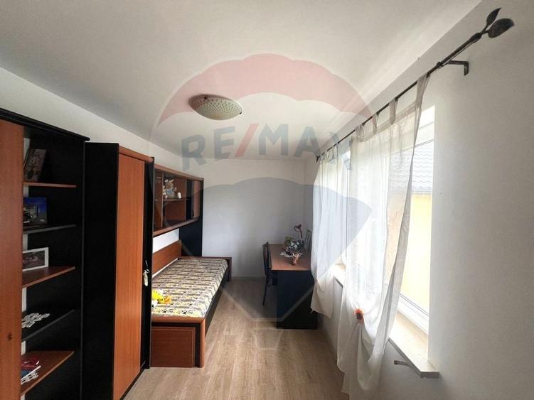 Casă / Vilă cu 6 camere de vânzare în com. Răcăciuni - 3