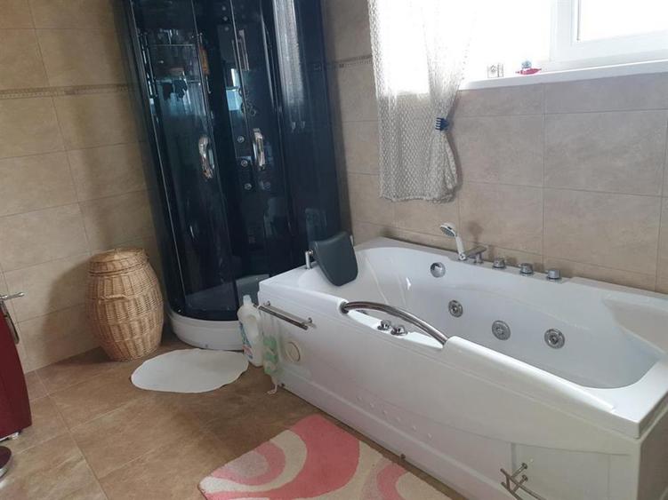 Vila 8 Camere si Curte  Spatiu Ideal pentru Familie Mare sau Investitie - 24