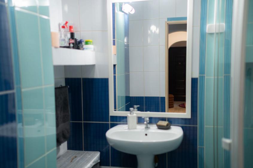 de inchiriat apartament cu 3 camere - 4