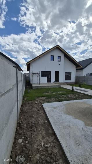 Casă cu 3 camere în Central