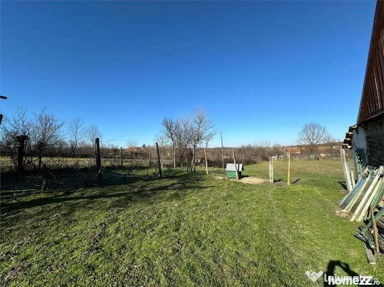 Casa Solida, pentru Familie extinsa, cu Gradina si Teren, D - 7