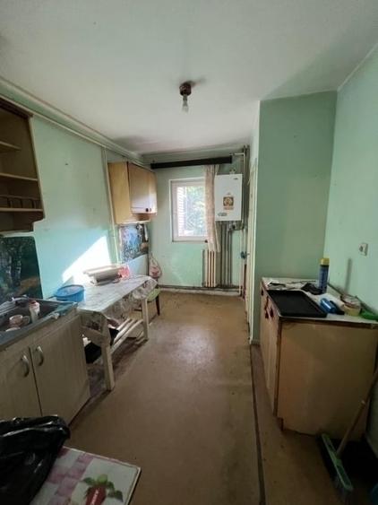 Etaj 1-Targu Cucu-Pod de Fier-3 Camere Decomandat-bloc 84' - 6