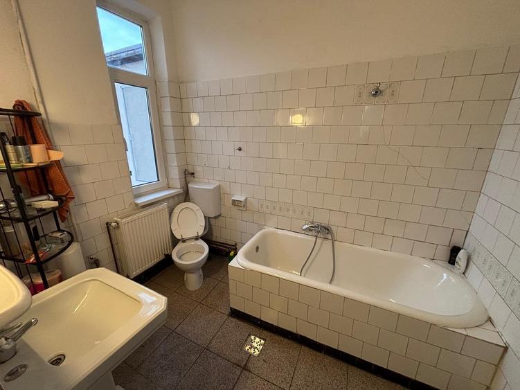 Vanzare apartament cinci camere vila D+P+2 Medicina Cotroceni - 18