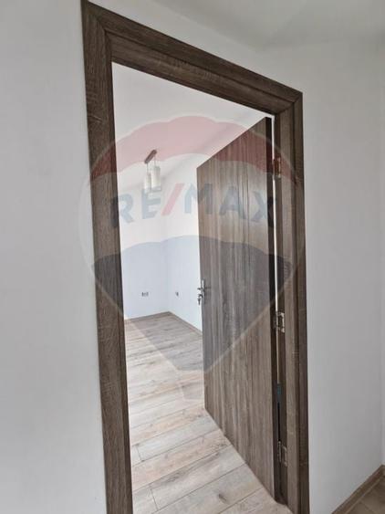 Apartament cu 4 camere de vânzare in zona centrala - 17