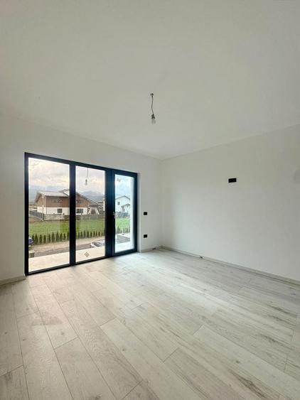 CASA MODERNA CU VEDERE PANORAMICA SPRE MUNTI in Cristian - 5