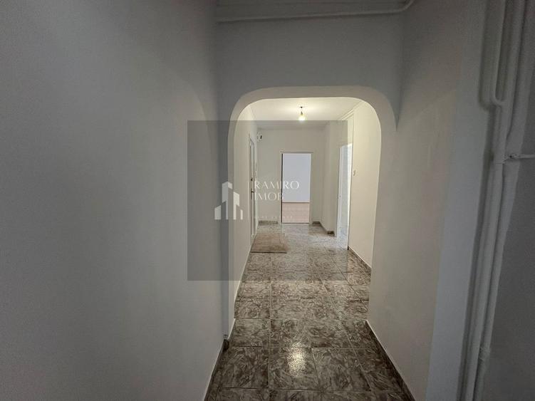 Apartament 2 camere decomandat an 1990  metrou Eroii Revolutiei - 2