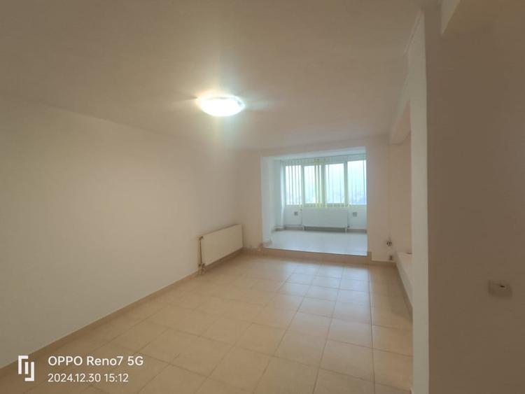 Apartament de vanzare 4 camere - living și 3 dormitoare - 3