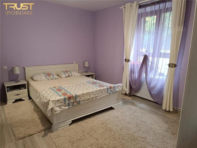 Apartament la casa 3 camere, central, curte - 2