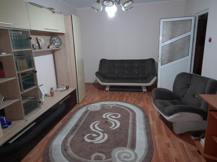 Apartament 2 camere renovat bloc cu lift si loc de parcare - 2