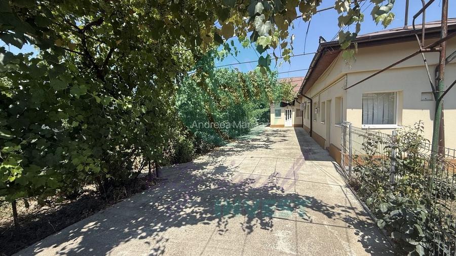 Casă parter + 1100 mp teren în Popești-Leordeni