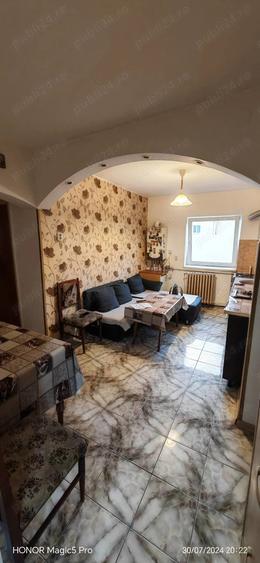 Chirie apartament 3 camere decomandat - 2