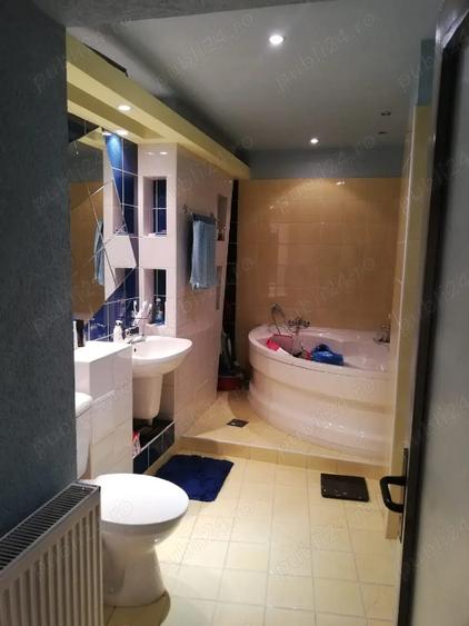 Inchiriez apartament cu 3 camere, zona McDonald's, Maramure?u' - 3