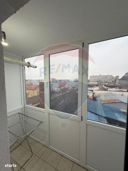 Apartament cu 3 camere de vanzare in zona Craiovita Noua - 1
