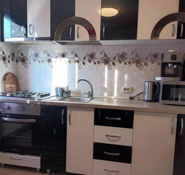 Vand apartament in zona Pipirig, 4 camere ultradotat - 1