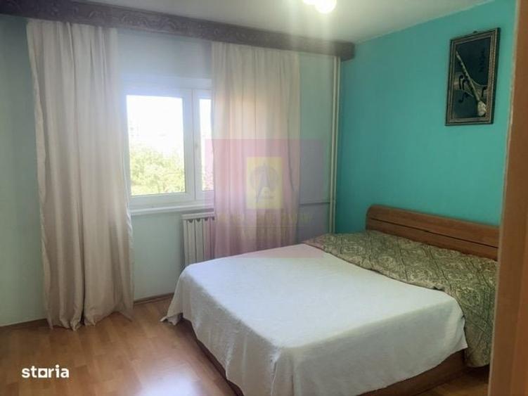 Apartament cu 3 camere decomandat în Drumul Sării