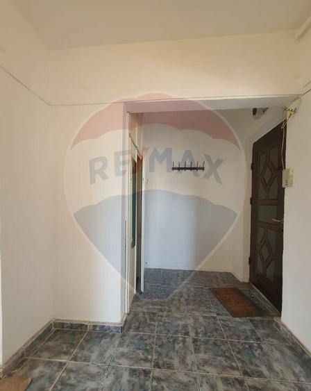 Apartament cu 3 camere de vanzare in zona Vitrometan - 2