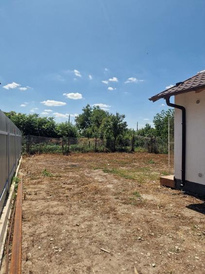 Casă cu 3 camere în Țânțăreni