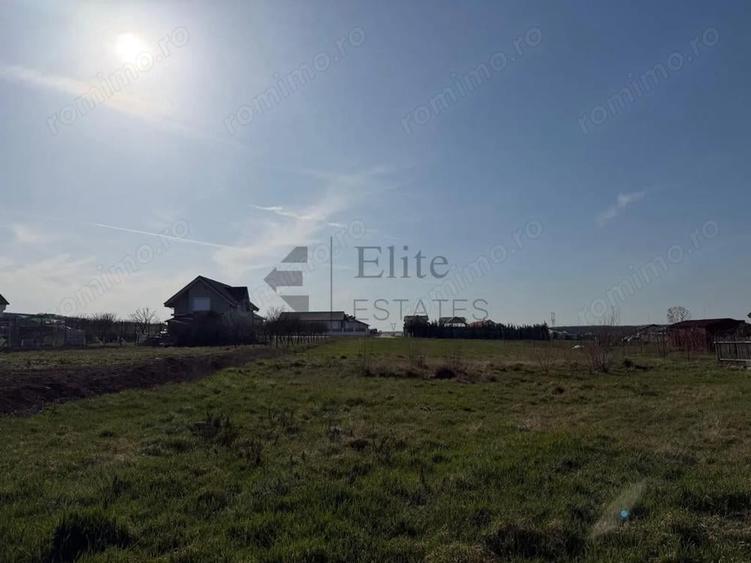Teren 2195 mp Cihei strada Principala - 2