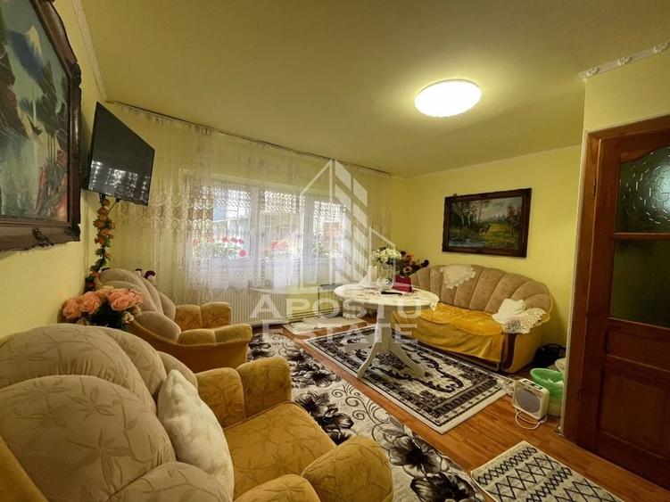 Apartament cu 2 camere, decomandat ,cu centrala proprie - 2